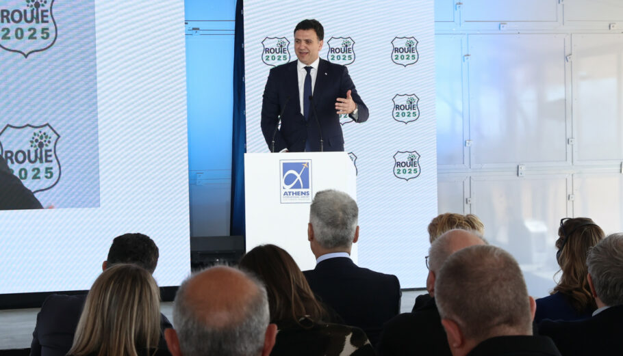 Ο Βασίλης Κικίλιας στα εγκαίνια του νέου φωτοβολταϊκού πάρκου στο ΔΑΑ © INTIME