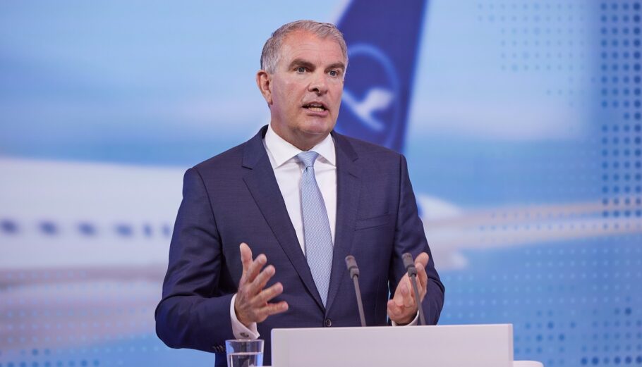 Ο διευθύνων σύμβουλος Lufthansa, Kάρστεν Σπόχρ © EPA/Oliver Roesler / DEUTSCHE LUFTHANSA AG HANDOUT