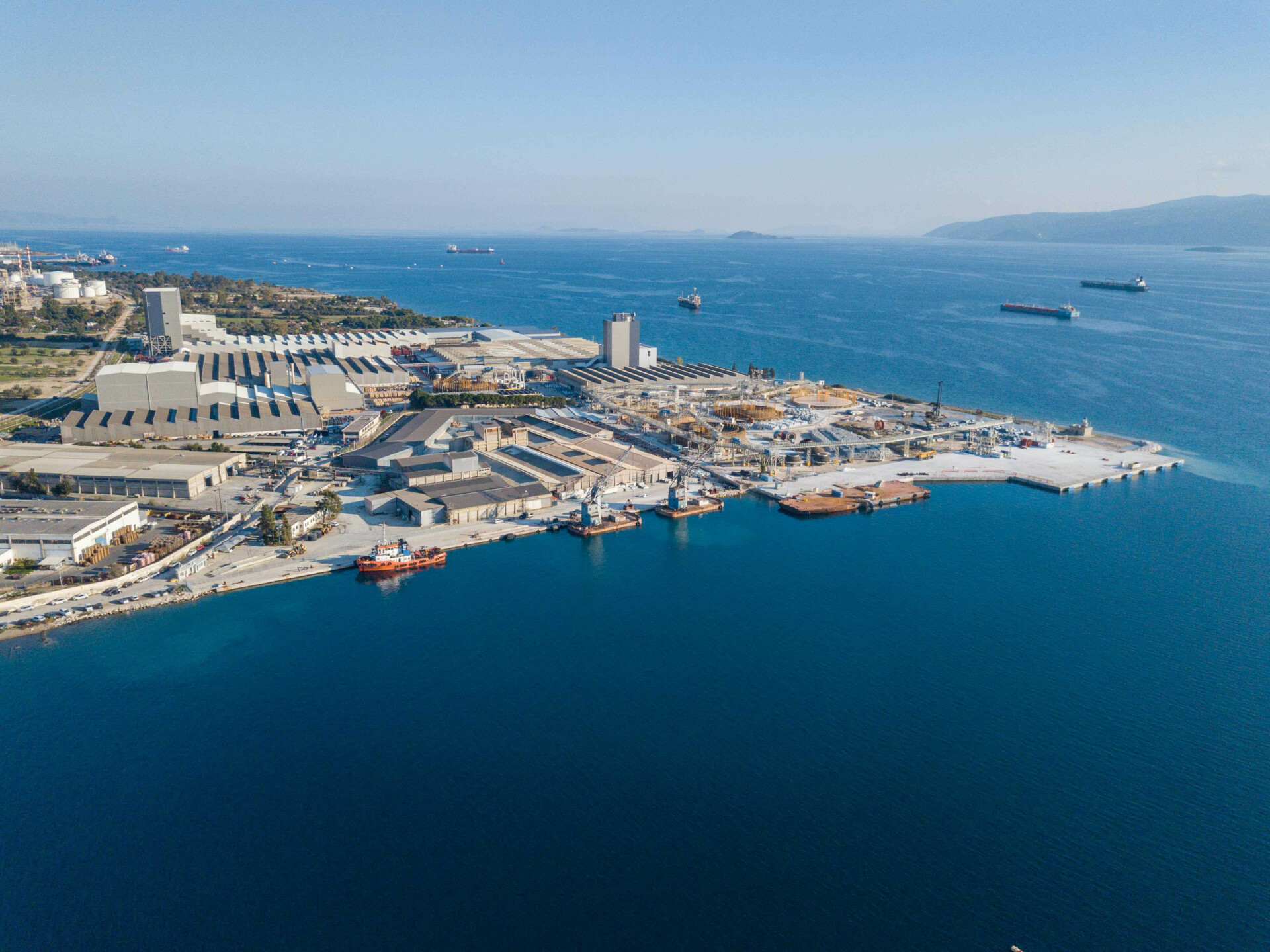 Το εργοστάσιο υποβρυχίων καλωδίων της Hellenic Cables στην Κόρινθο © ΔΤ