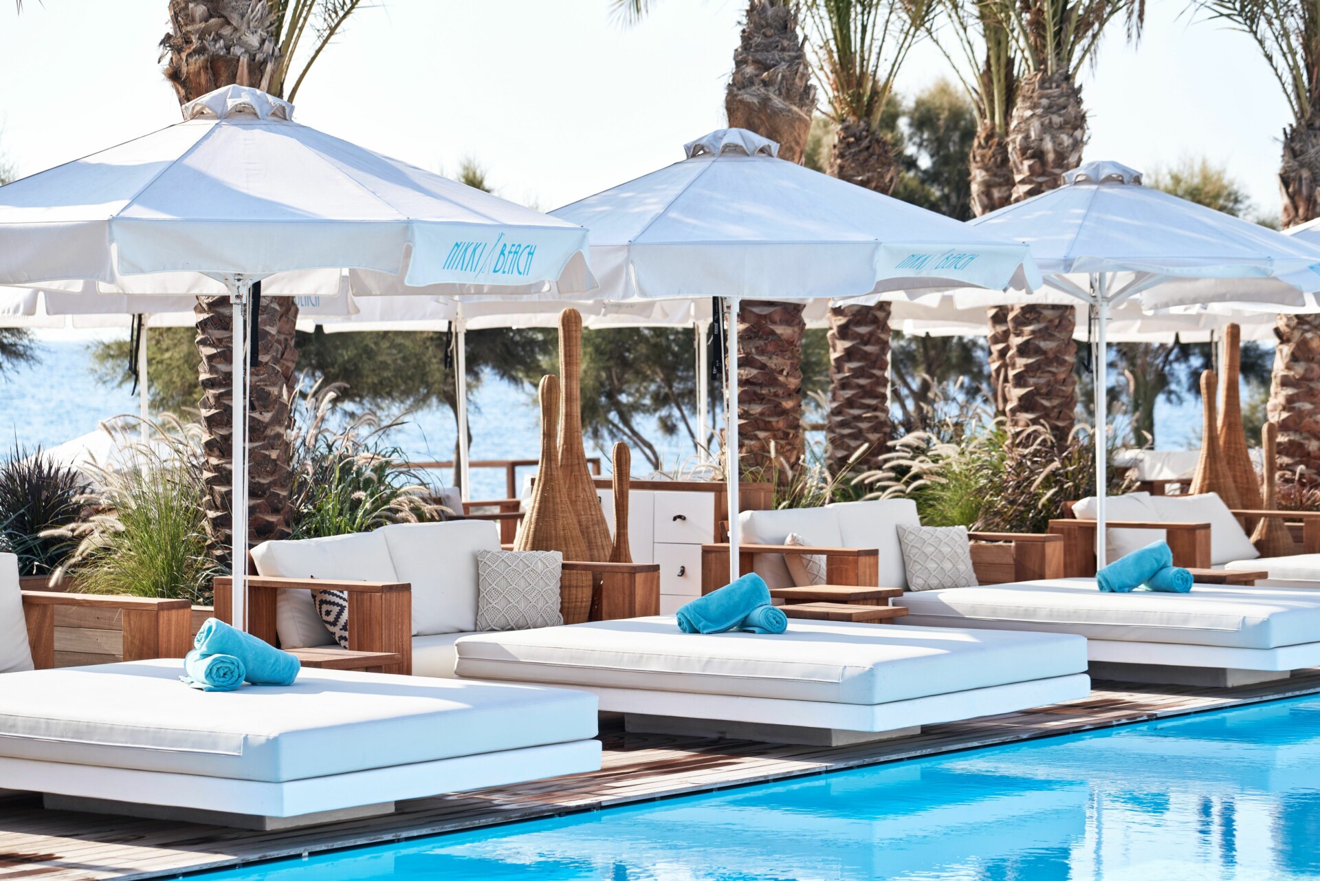 Nikki Beach Resort & Spa Santorini © ΔΤ