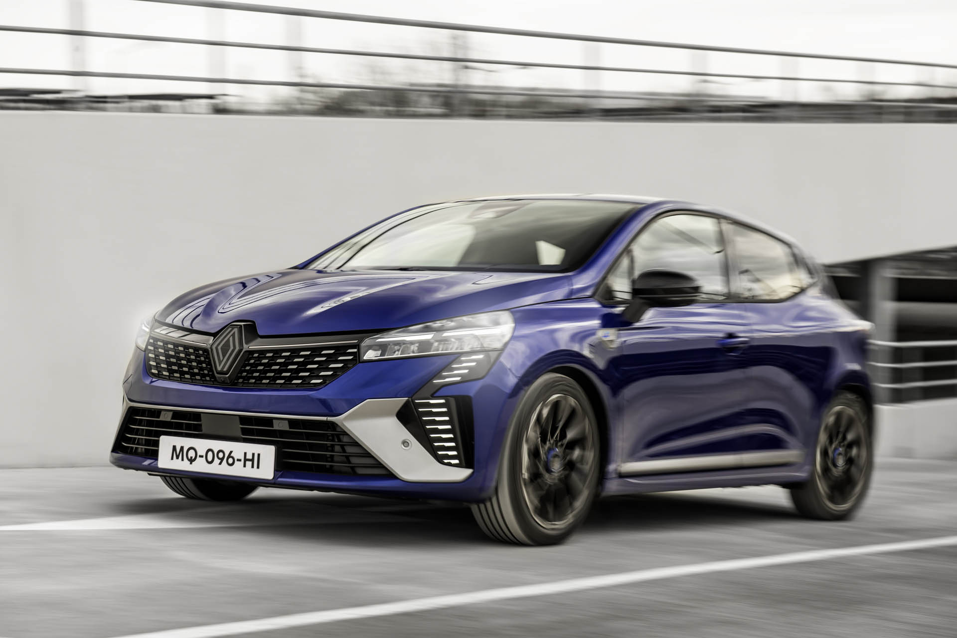 Το ανανεωμένο -και υβριδικό- Renault Clio E-Tech