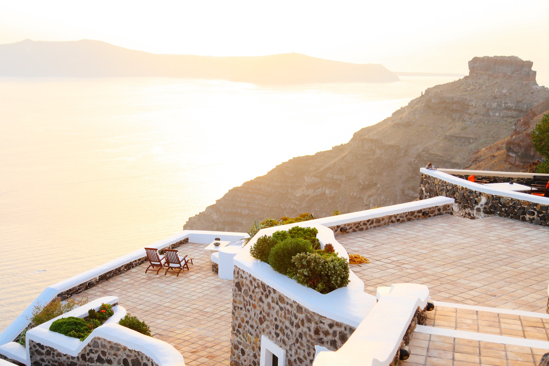 Ξενοδοχείο στη Σαντορίνη © Unsplash