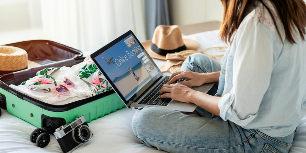 Booking.com: Τι αλλάζει για τα ξενοδοχεία στις τιμές και τα προγράμματα προβολής