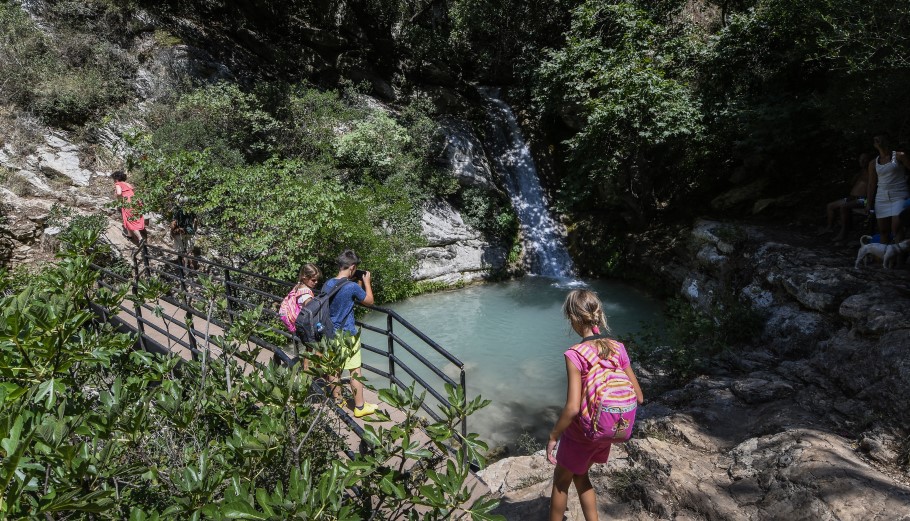 Τουρίστες στο φαράγγι της Νέδας © EUROKINISSI/ΑΝΤΩΝΗΣ ΝΙΚΟΛΟΠΟΥΛΟΣ