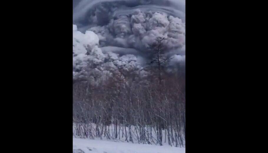 Έκρηξη στο ηφαίστειο Σιβέλιτς, Ρωσία © twitter.com/Russia