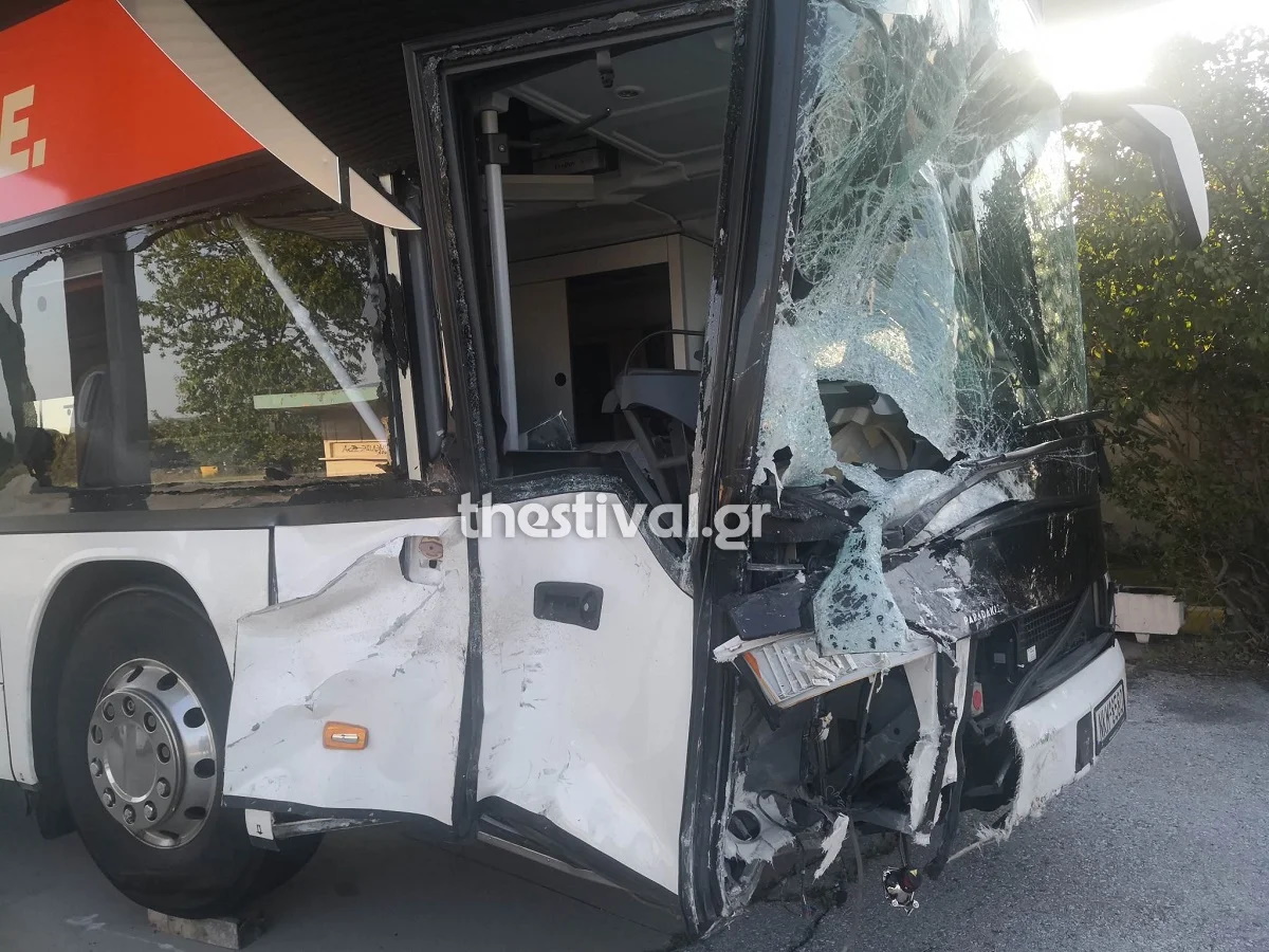 Το ΚΤΕΛ μετά το τροχαίο δυστύχημα στον Πλαταμώνα @thestival.gr