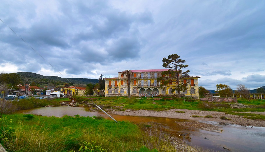 Το πρώην ιστορικό ξενοδοχείο "ΣΑΡΛΙΤΖΑ" στη Θερμή Λέσβου