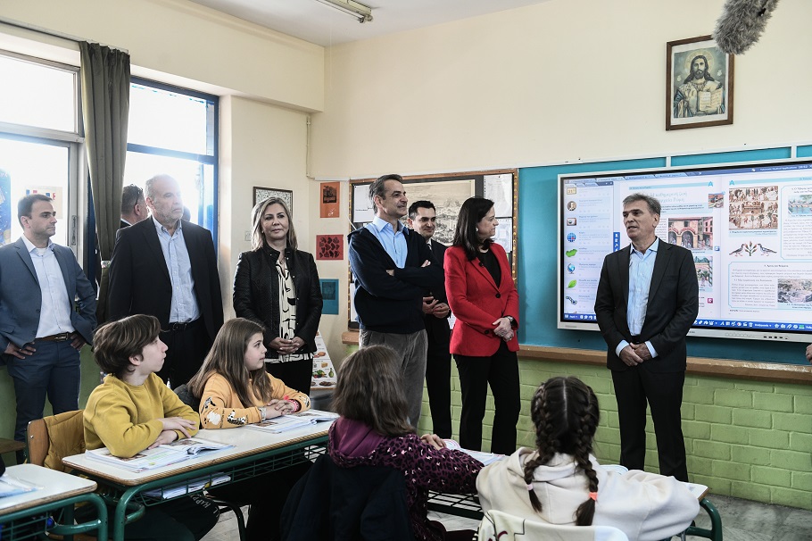 Επίσκεψη του Πρωθυπουργού Κυριάκου Μητσοτάκη στο 7ο Δημοτικό Σχολείο Αγίων Αναργύρων @Eurokinissi