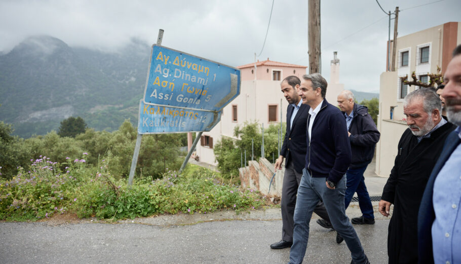 Ο πρωθυπουργός Κυριάκος Μητσοτάκης επισκέπτεται περιοχές του Ρεθύμνου, κατά τη διάρκεια προεκλογικής περιοδείας του @Eurokinissi