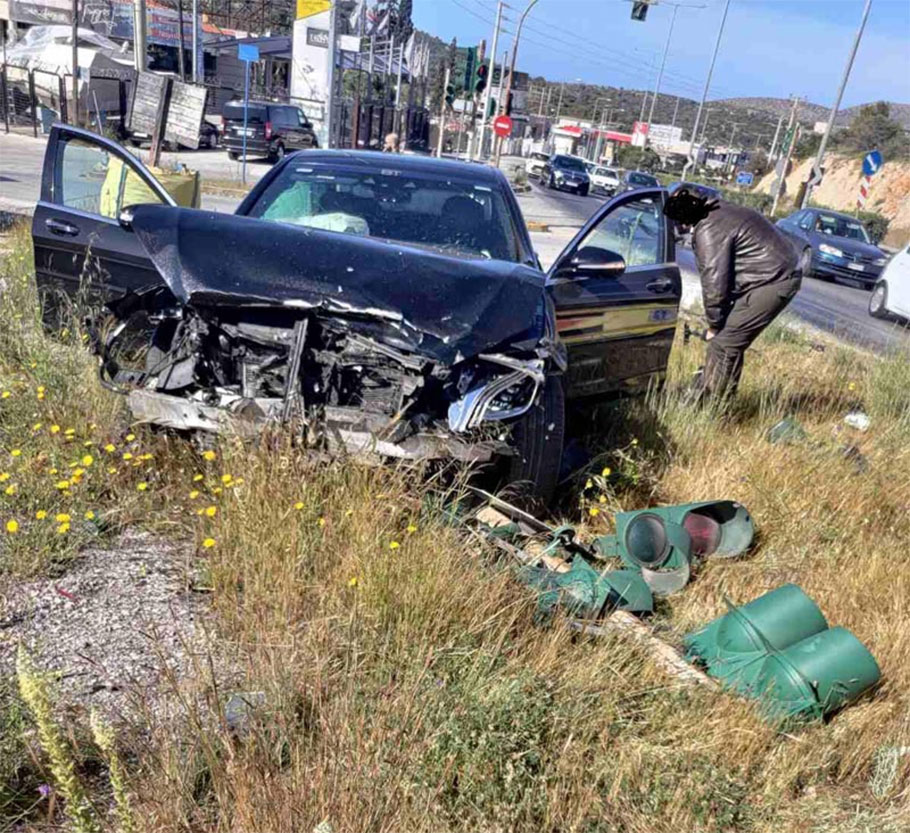 Τροχαίο με μία νεκρή γυναίκα στη Βάρης - Κορωπίου © irafina