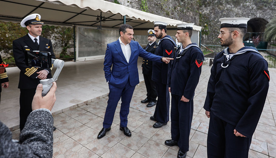 Τσίπρας: «Ο λαός μας προσδοκά Ανάσταση συλλογική»