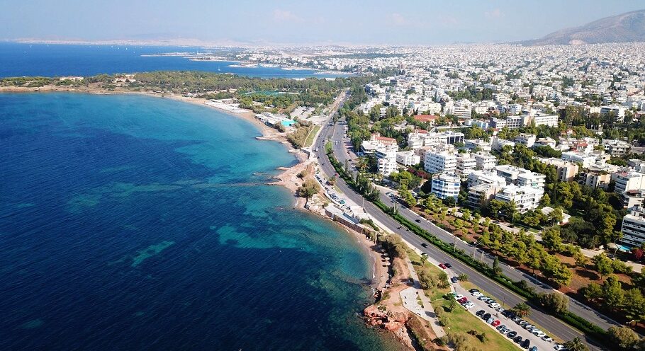 Τον Νοέμβριο στο ΣτΕ η μάχη Εκκλησίας και Δήμου για τα ακίνητα-“φιλέτα” στη Βουλιαγμένη