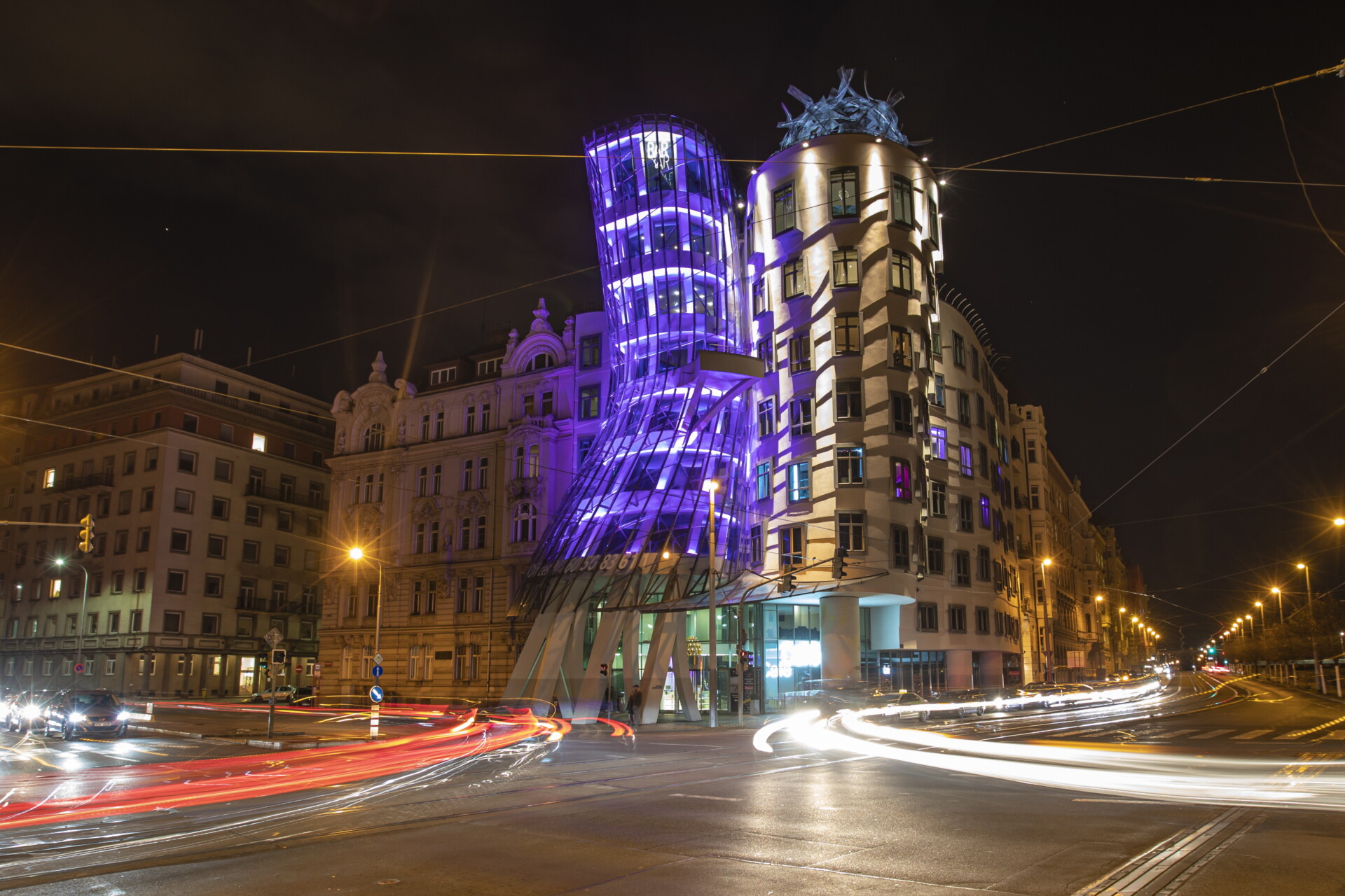 Dancing House © EPA/MARTIN DIVISEK