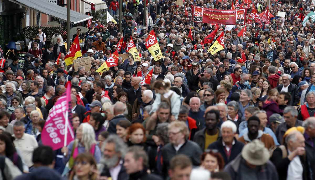 Διαδηλώσεις στη Γαλλία © EPA/SEBASTIEN NOGIER