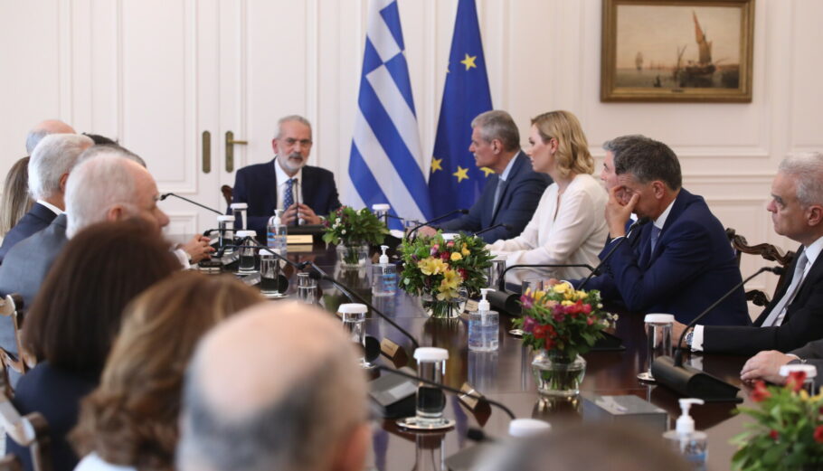 Συνεδρίαση του Υπουργικού Συμβουλίου μετά την ορκωμοσία των μελών της υπηρεσιακής κυβέρνησης © Eurokinissi