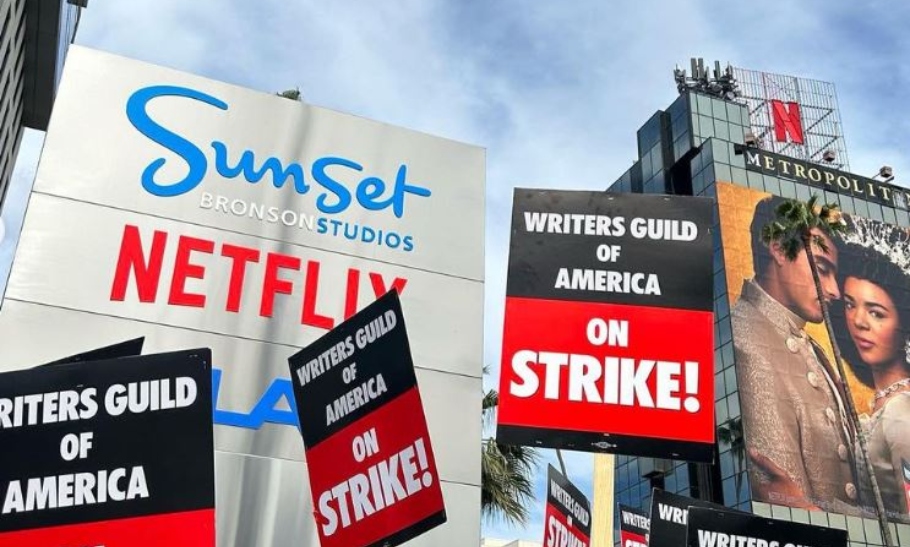 Κινητοποιήσεις για την απεργία των σεναριογράφων © https://www.instagram.com/writersguildwest/