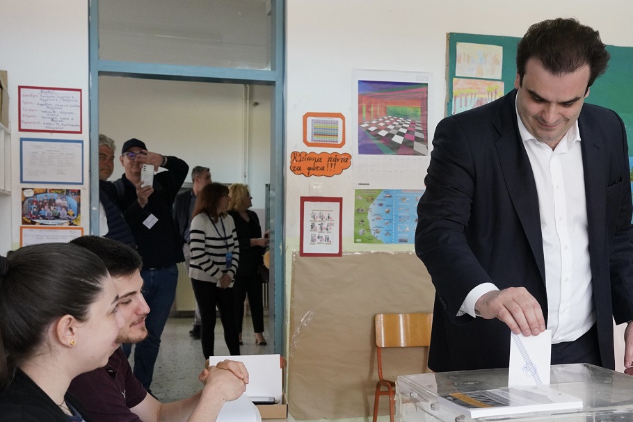 Κυριάκος Πιερρακάκης@twitter.com/Pierrakakis/s
