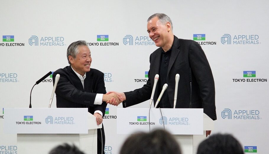 Αριστερά ο Tetsuro Higashi, πρωην πρόεδρος, και διευθύνων σύμβουλο της TEL EPA/TOKYO ELECTRON LIMITED/HANDOUT HANDOUT EDITORIAL USE ONLY/NO SALES