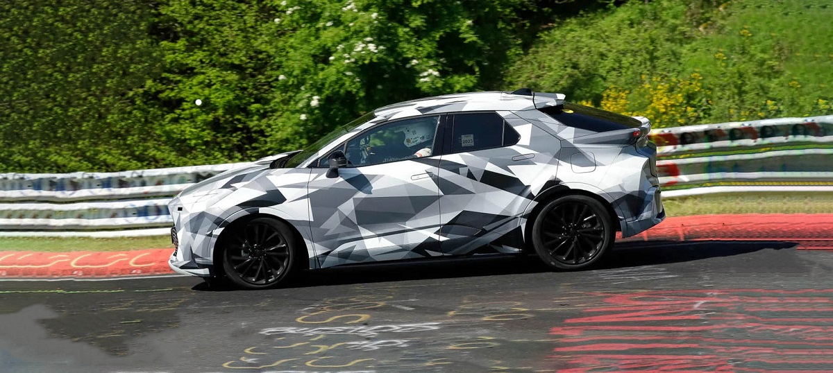 Το νέο Toyota C-HR σε δοκιμές στο Nürburgring