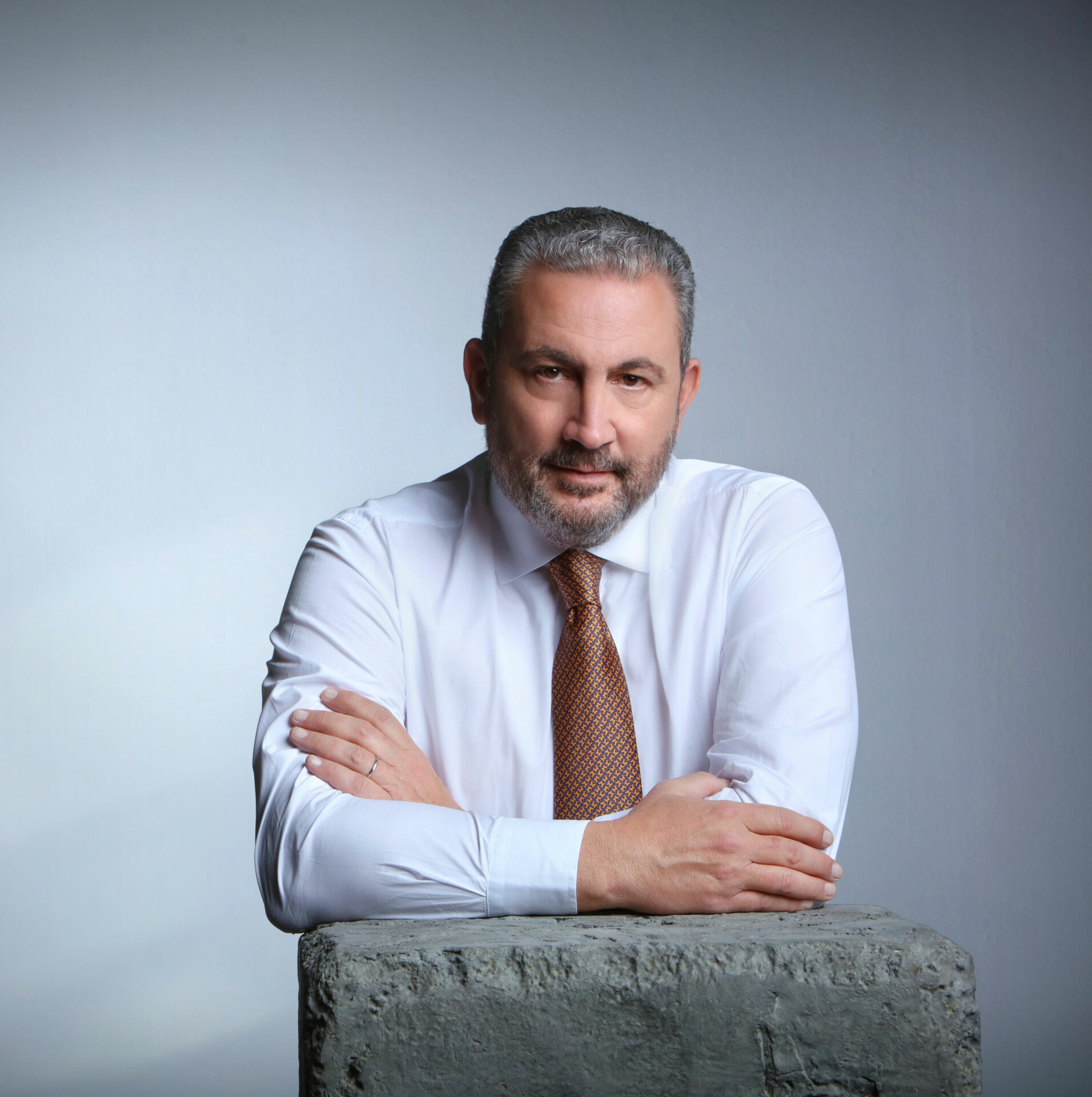 Σε Intrakat – ResInvest – Ameresco η κατασκευή του mega-φωτοβολταϊκού της ΔΕΗ