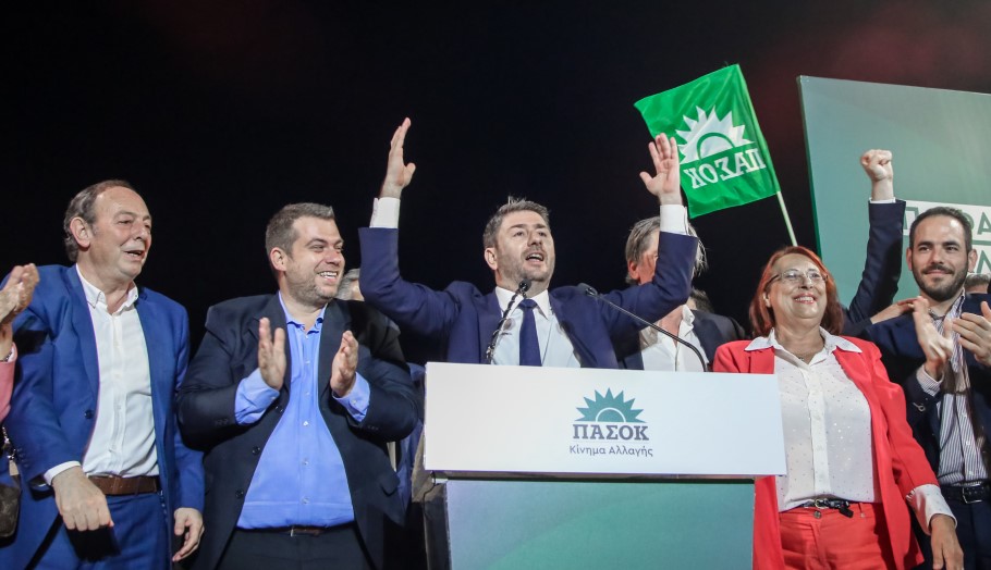 Ανδρουλάκης από Λάρισα: Υπάρχει τρίτη λύση, η λύση του ΠΑΣΟΚ
