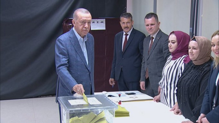 Εκλογές στην Τουρκία: Ψήφισε ο Ρετζέπ Ταγίπ Ερντογάν