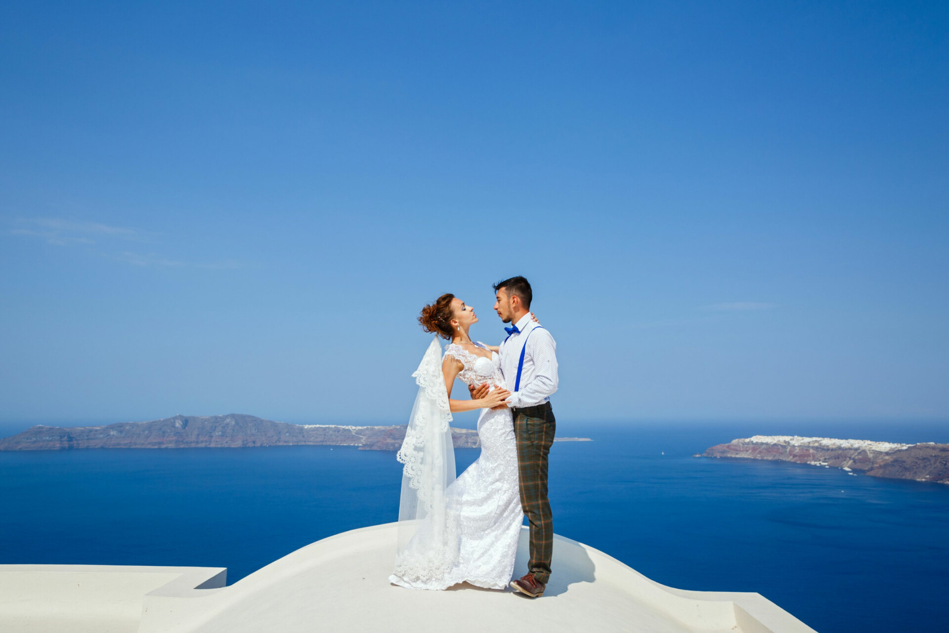 Γάμος στη Σαντορίνη © 123rf