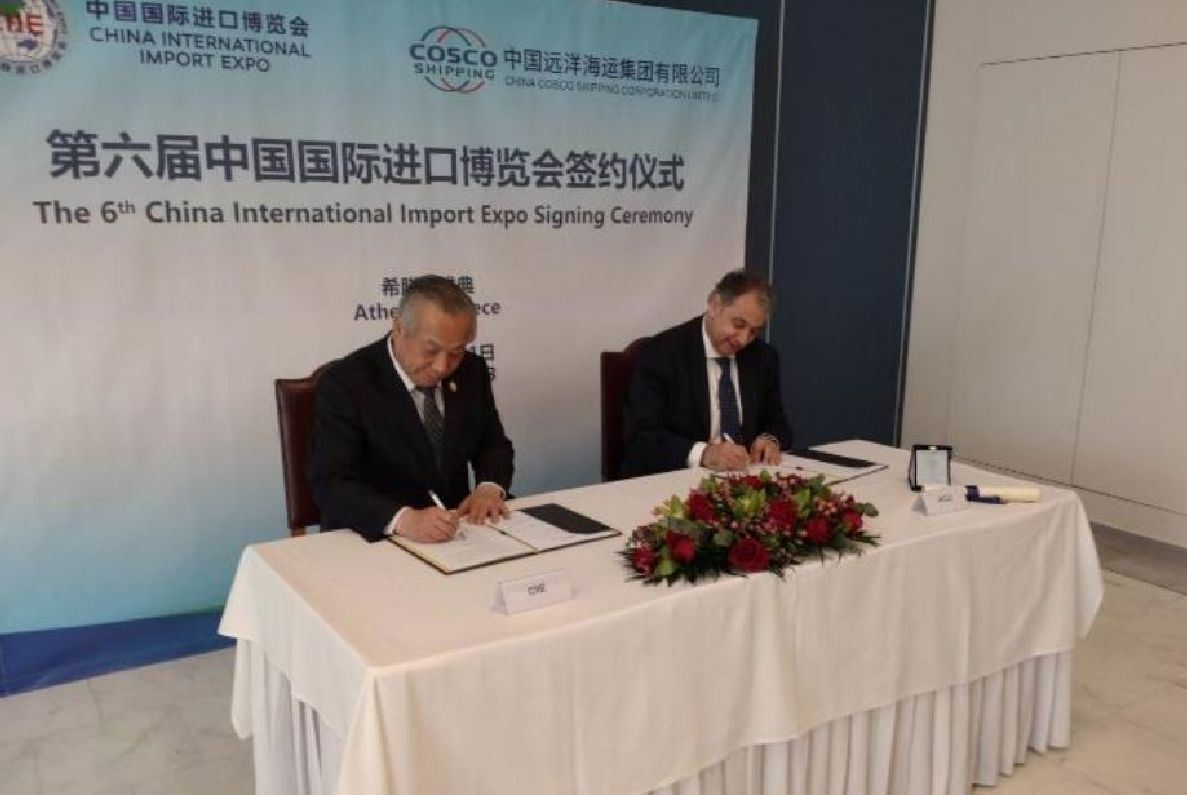 Ο πρόεδρος του ΕΒΕΠ Βασίλης Κορκίδης υπέγραψε MoU με τον Liu Fuxue (CIIE) © pcci.gr