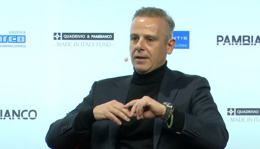 Ο CEO της Kiko Milano, Σιμόνε Ντομινίκι ©PrintScreen Youtube
