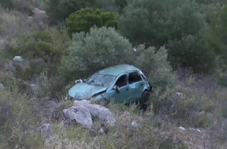 Κορυδαλλός: Αυτοκίνητο έπεσε σε γκρεμό – Δύο τραυματίες