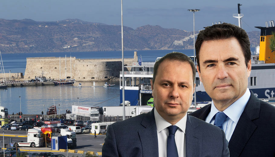 Ο Εντεταλμένος Σύμβουλος, Εκτελεστικό Μέλος του ΤΑΙΠΕΔ, Π. Σταμπουλίδης και ο CEO του ΤΑΙΠΕΔ, Δημήτρης Πολίτης με φόντο το λιμάνι του Ηρακλείου © Eurokinissi / ΤΑΙΠΕΔ / Eurokinissi