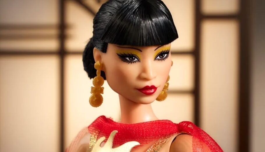 Άννα Μέι Γουόνγκ σε κούκλα Barbie © https://www.instagram.com/mattel/