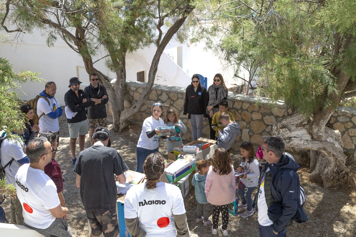 Η Πλαίσιο και η +πλεύση εξοπλίζουν σχολεία ακριτικών νησιών © ΔΤ