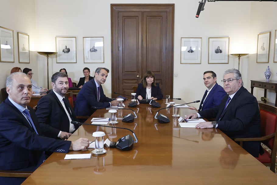 Σύσκεψη των πολιτικών αρχηγών στο Προεδρικό Μέγαρο υπό την Πρόεδρο της Δημοκρατίας Κατερίνα Σακελλαροπούλου @Eurokinissi