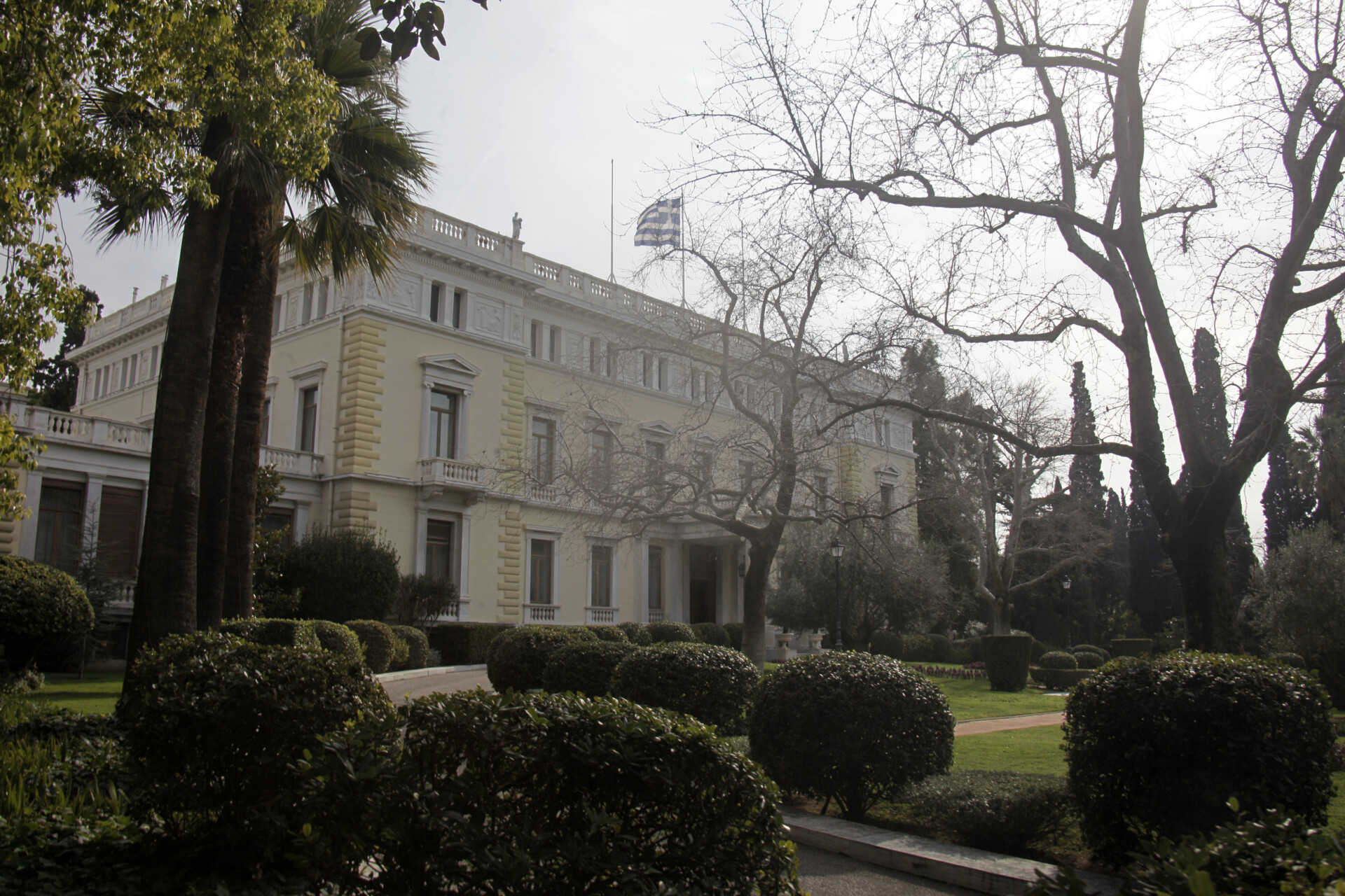 Στο Προεδρικό Μέγαρο στις 11:00 οι πολιτικοί αρχηγοί
