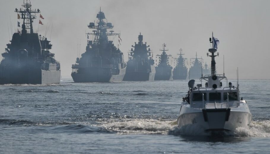Ρωσικά πολεμικά πλοία © EPA/ALEXEI NIKOLSKY/SPUTNIK/KREMLIN