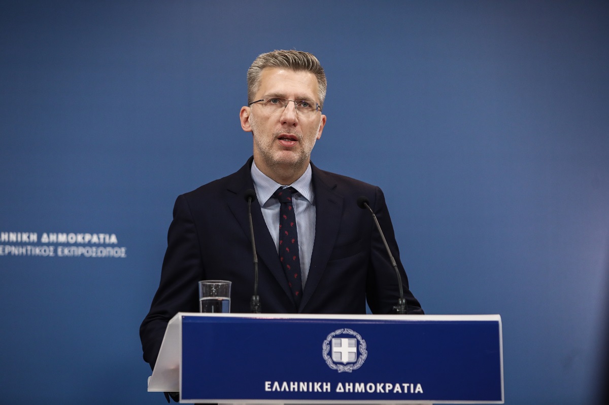 Σκέρτσος: Τρία νέα μέτρα για νέους, ιδιοκτήτες ακινήτων και δημοσίους υπαλλήλους