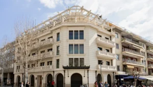 Τα στοιχειωμένα ακίνητα και οι επενδυτές από τους εξωτικούς προορισμούς