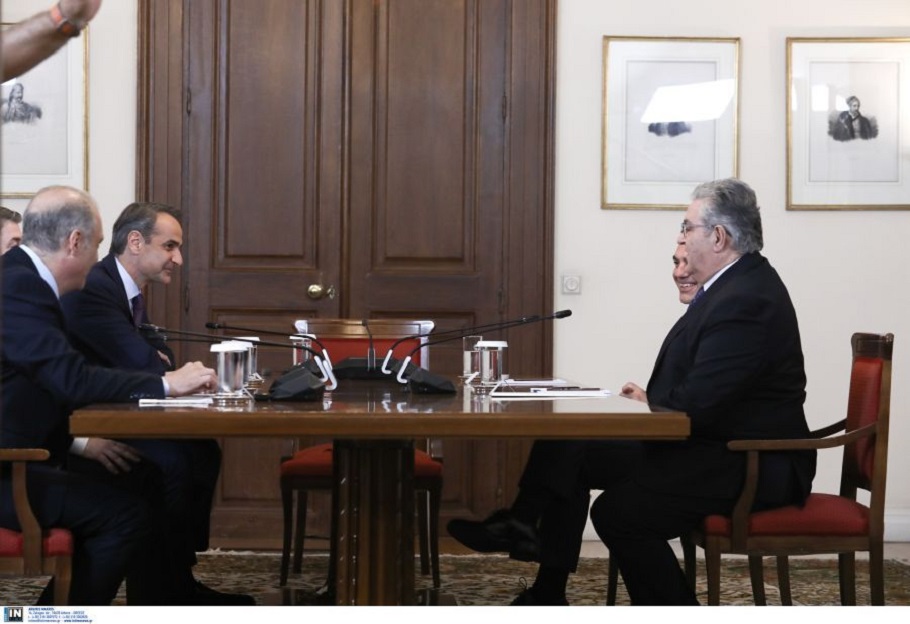 Το παρασκήνιο της σύσκεψης και η πρόταση Τσίπρα σε Μητσοτάκη