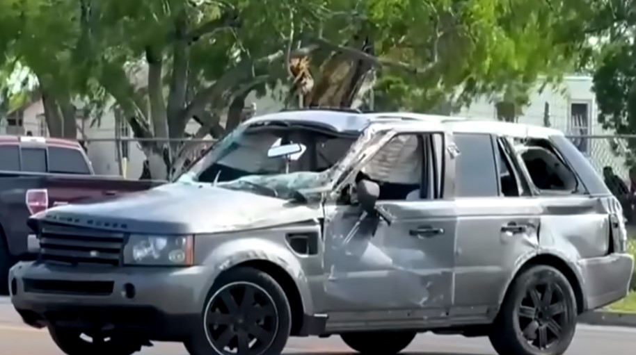 Το βάνακι στο Τέξας με το οποίο ο οδηγός του σκόρπισε τον θάνατο © YouTube/screenshot