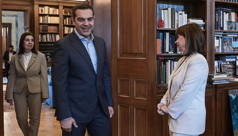 Συνάντηση της Προέδρου της Δημοκρατίας Κατερίνας Σακελλαροπούλου με τον Πρόεδρο του ΣΥΡΙΖΑ - Προοδευτική Συμμαχία Αλέξη Τσίπρα, Τρίτη 23 Μαΐου 2023. Η Πρόεδρος της Δημοκρατίας ανέθεσε τη δεύτερη διερευνητική εντολή για τον σχηματισμό κυβέρνησης @Eurokinissi