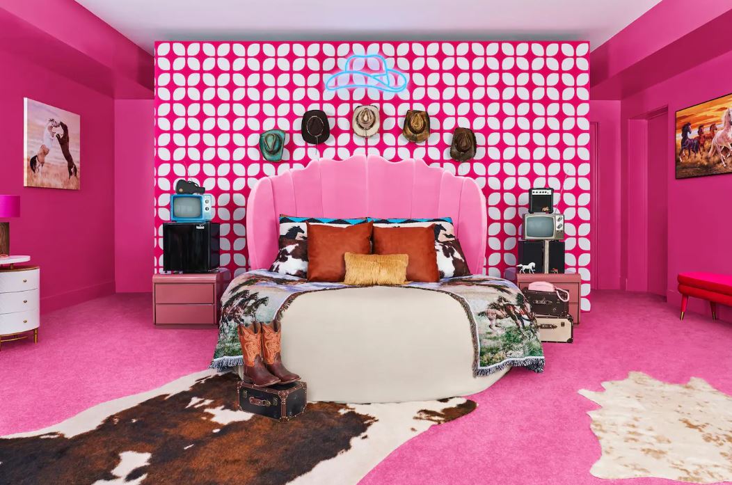 Barbie DreamHouse @ airbnb.gr 