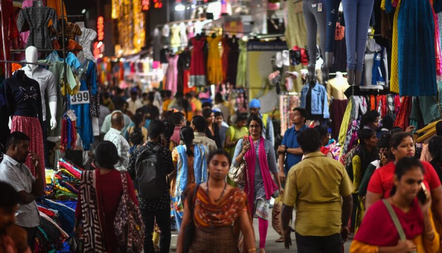 Αγορά της Ινδίας © EPA/Idrees Mohammed