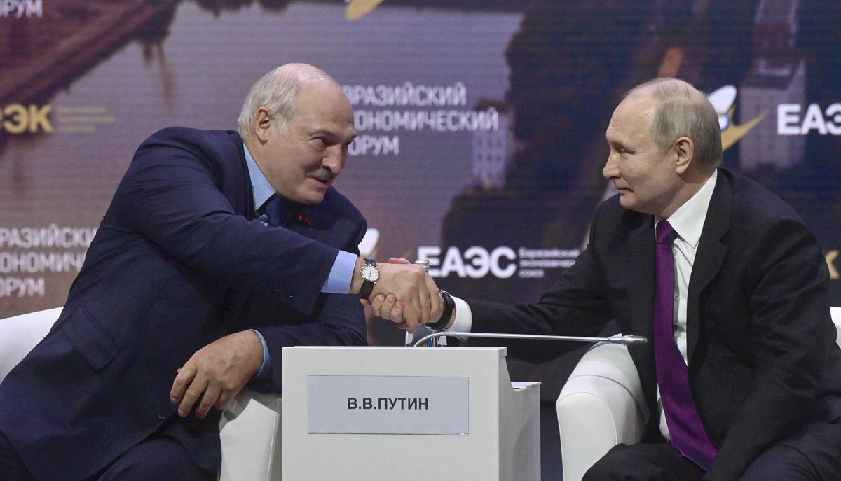 Αλεξάντερ Λουκασένκο και Βλαντιμίρ Πούτιν © EPA/BELARUS PRESIDENT PRESS-SERVICE