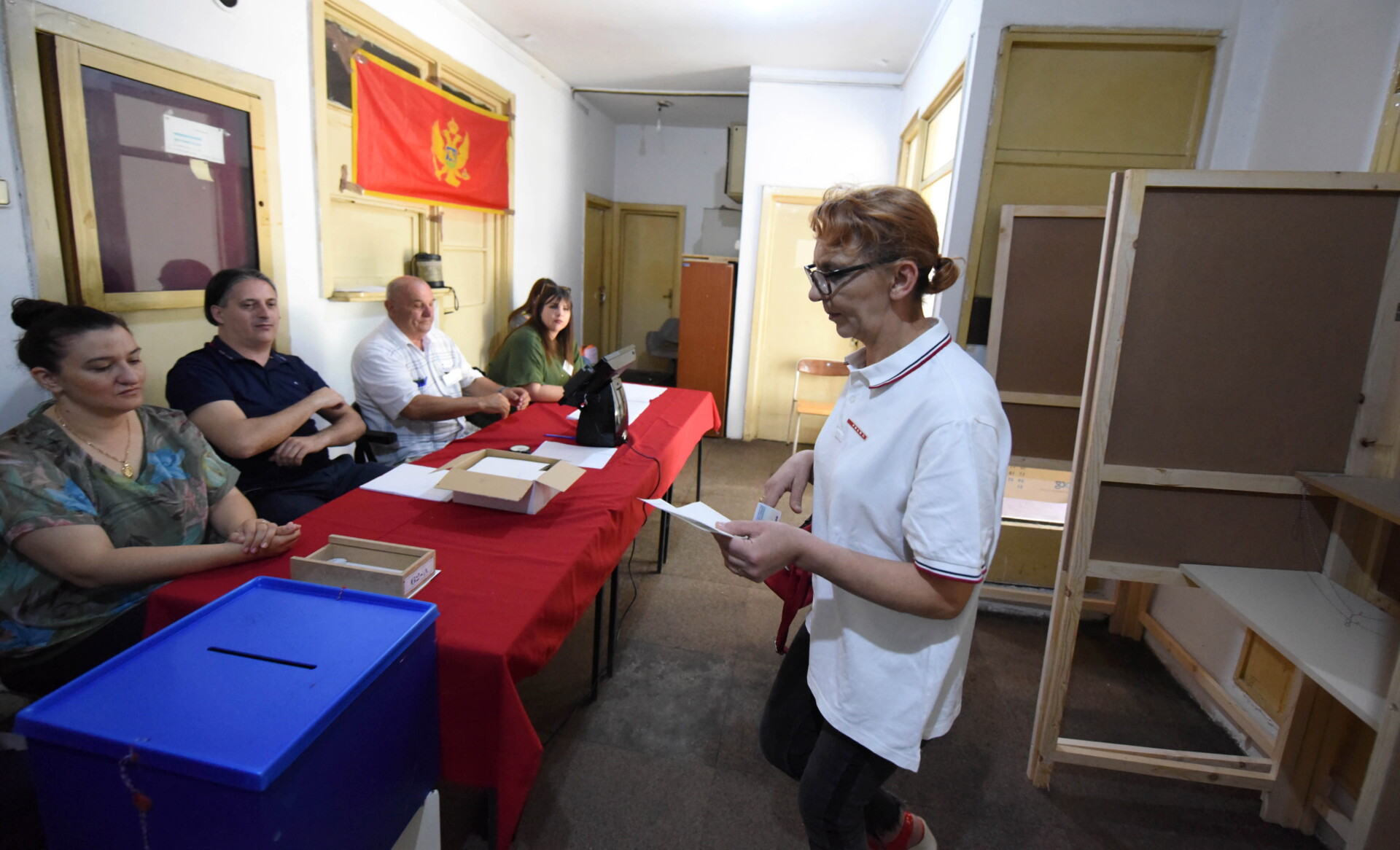 Εκλογές στο Μαυροβούνιο © EPA/BORIS PEJOVIC
