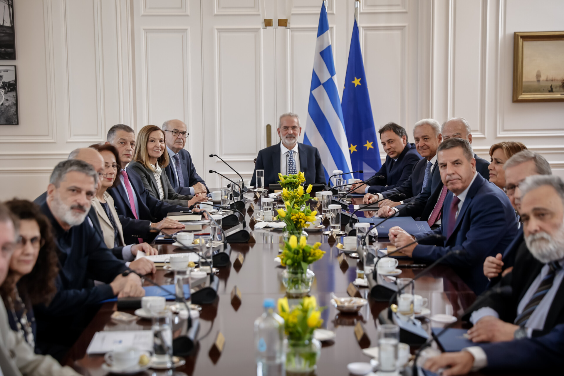 Σαρμάς: Η ελληνική Πολιτεία αγκαλιάζει όλους τους Έλληνες