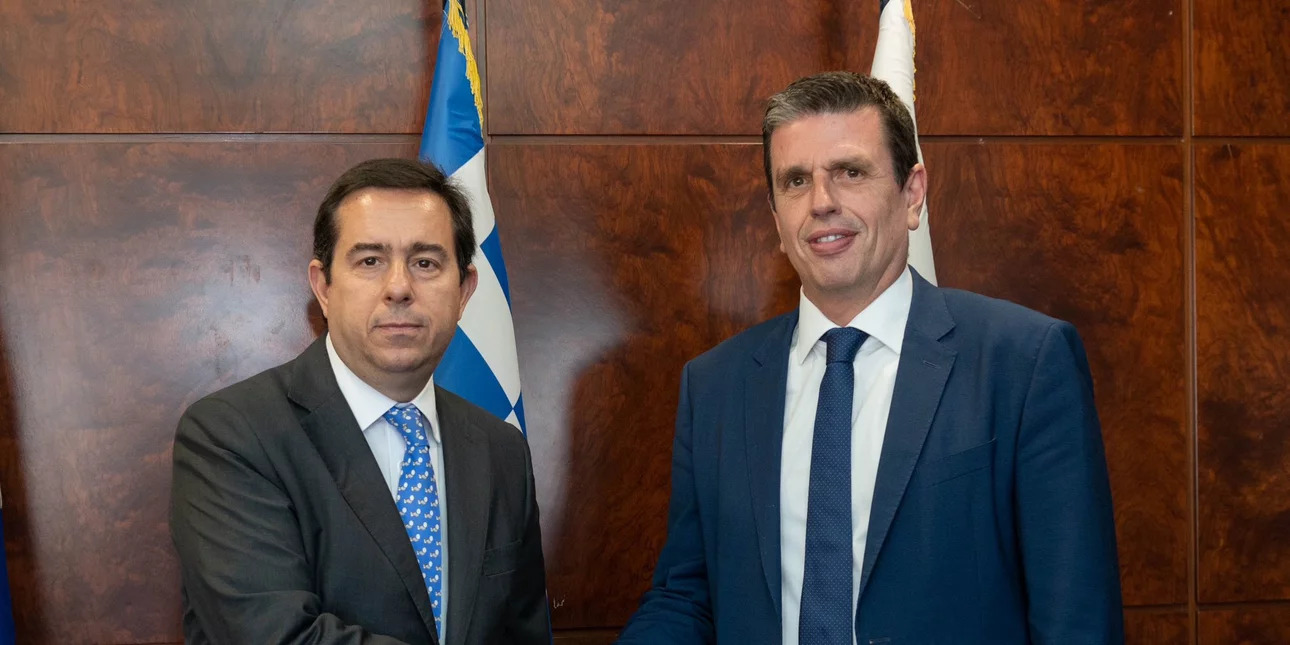 Συνάντηση Μηταράκη – Καιρίδη για το μεταναστευτικό