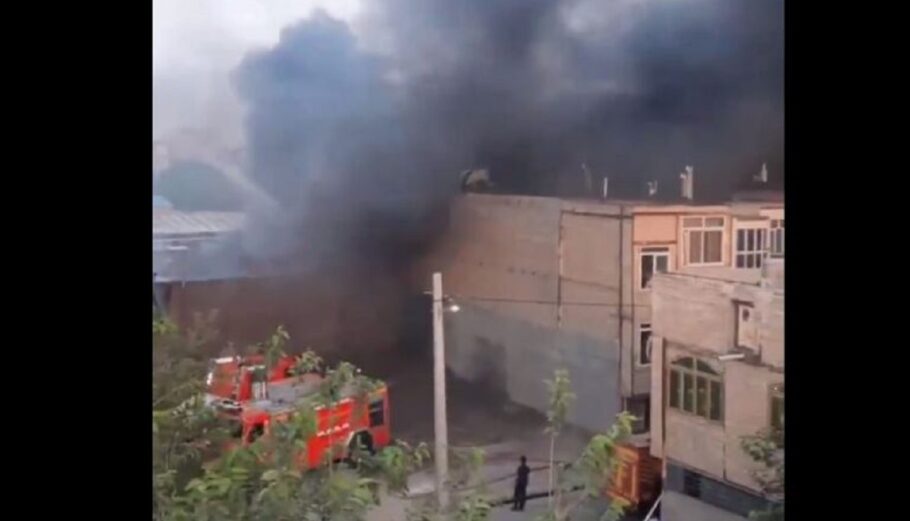 Πυρκαγιά σε αποθήκη στην πόλη Μασχάντ © Twitter /Iran International English