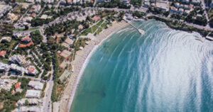 Ακτή Βουλιαγμένης: Παροχές “Αστέρα” και ριζική ανανέωση από Vivartia και η Γευσήνους