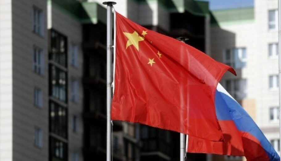 Σημαίες Κίνας - Ρωσίας © ΑΠΕ-ΜΠΕ
